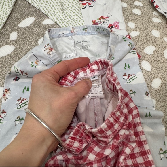 Lot of 13 Pima pajamas set long sleeve tee pants TBBC Santa toddler magnolia boy - Picture 10 of 14